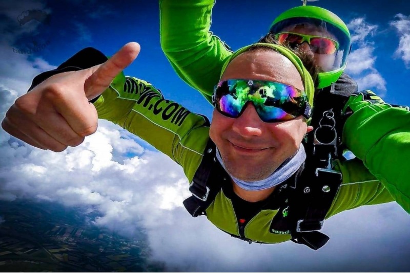 Skok w tandemie z 4000 m + fimowanie z 2 kamer