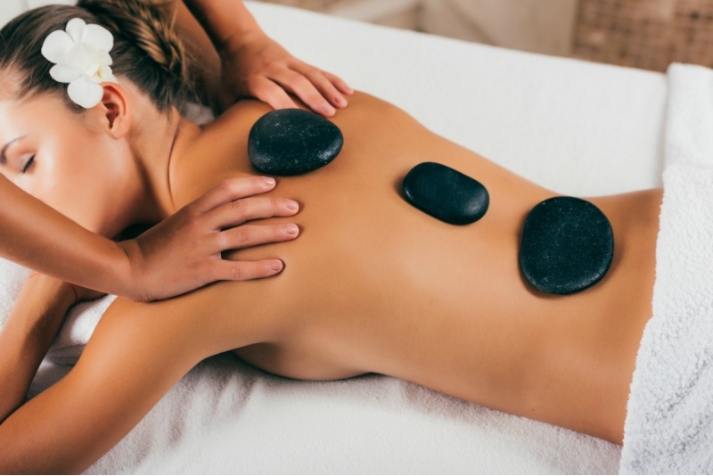 Masaż gorącymi kamieniami w Tao Tao SPA w Warszawie lub Krakowie