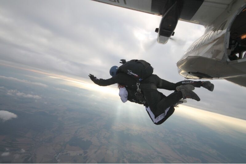 Tani skok ze spadochronem + filmowanie z dwóch kamer + zdjęcia