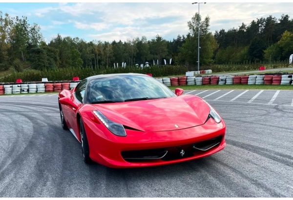 Jazda za kierownicą Ferrari 458 Italia
