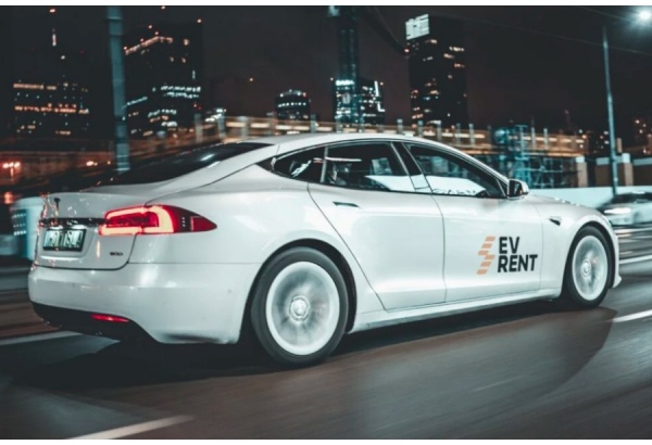 Przetestuj samochód marki Tesla Model 3 w wybranym mieście