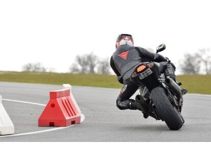 Szkolenie z doskonalenia jazdy motocyklem z 3MM Racing Academy