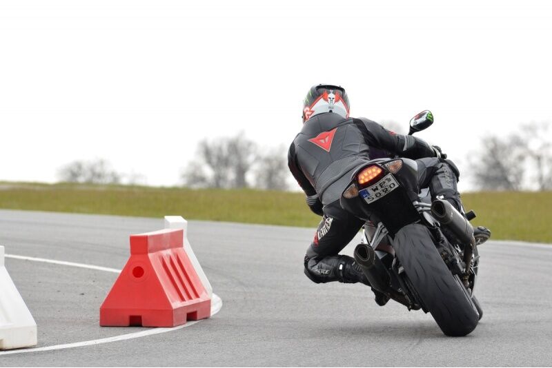 Szkolenie z doskonalenia jazdy motocyklem z 3MM Racing Academy