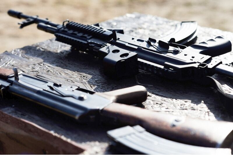 Strzelanie z karabinku AK 47 w Strzelnicy Marynino
