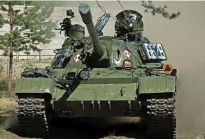 Przejażdżka czołgiem T-55 + zwiedzanie Muzeum Techniki Wojskowej GRYF