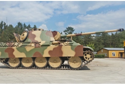 Przejażdżka czołgiem Pantera + zwiedzanie Muzeum Techniki Wojskowej GRYF