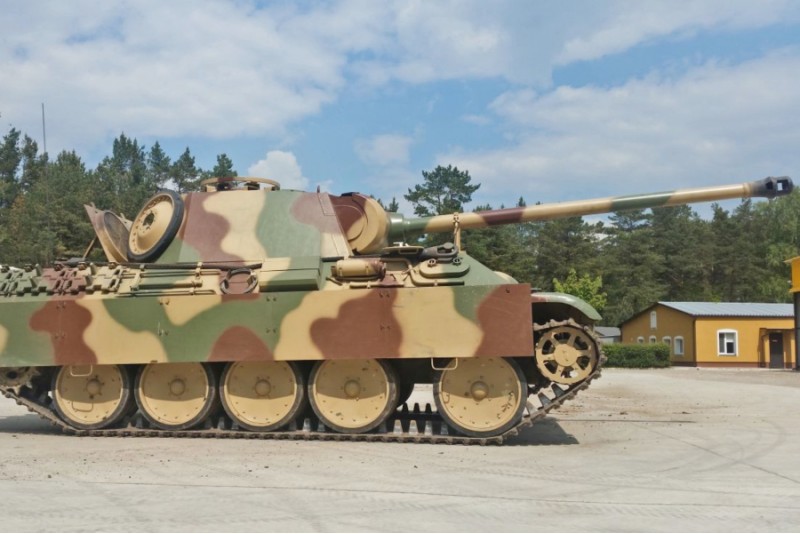 Przejażdżka czołgiem Pantera + zwiedzanie Muzeum Techniki Wojskowej GRYF