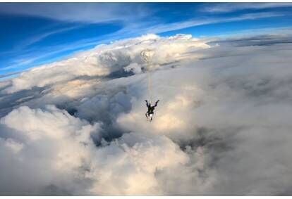 Skok spadochronowy z filmowaniem i zdjęciami w Nowym Targu