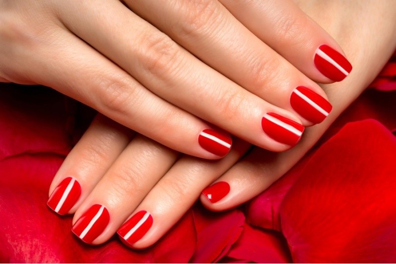 Manicure hybrydowy z bazą proteinową w Warszawie