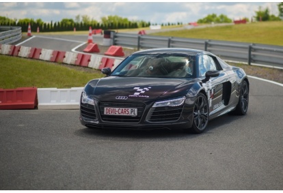 Przejażdżka za kierownicą samochodu Audi R8 V10, Nissan GTR albo BMW M4 na torze Głównym Poznań
