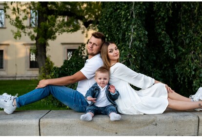 Rodzinna sesja zdjęciowa w plenerze z Anną Potępa Photography