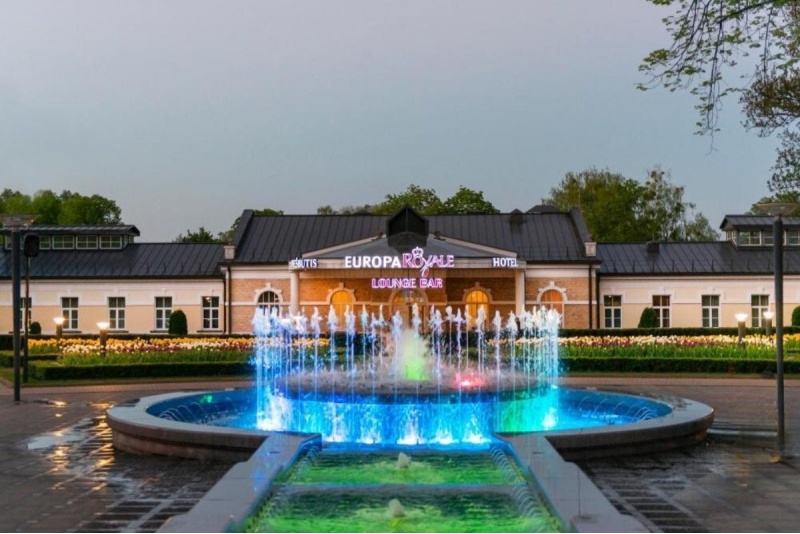 Wypoczynek ze SPA, obiadem i masażem dla dwojga w „Europa Royale Druskininkai”