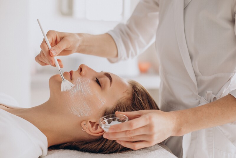 Masaż relaksujący twarzy z maseczką w Noelle SPA & Beauty