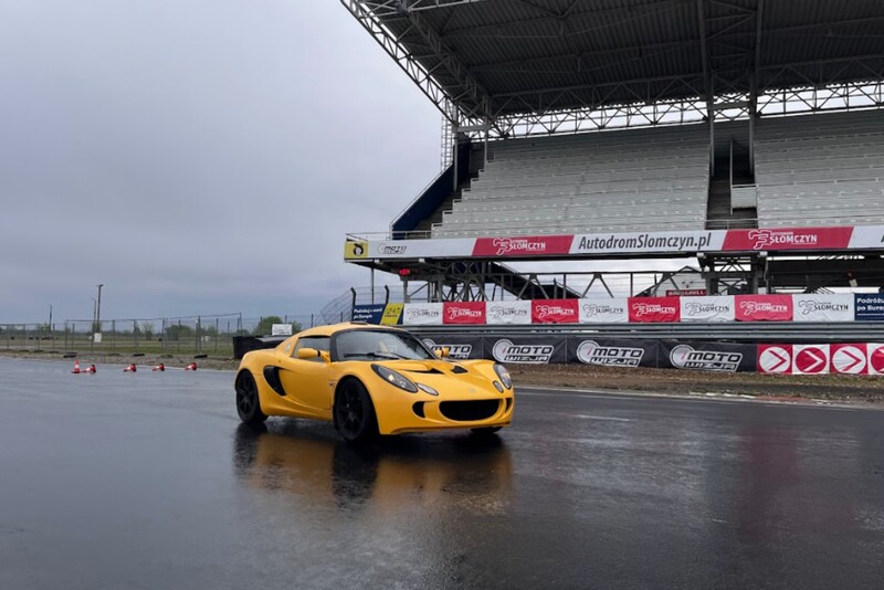 Jazda Ferrari vs Lotus vs Jedi z Fun Racing