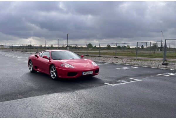 Jazda Ferrari vs Lotus z Fun Racing