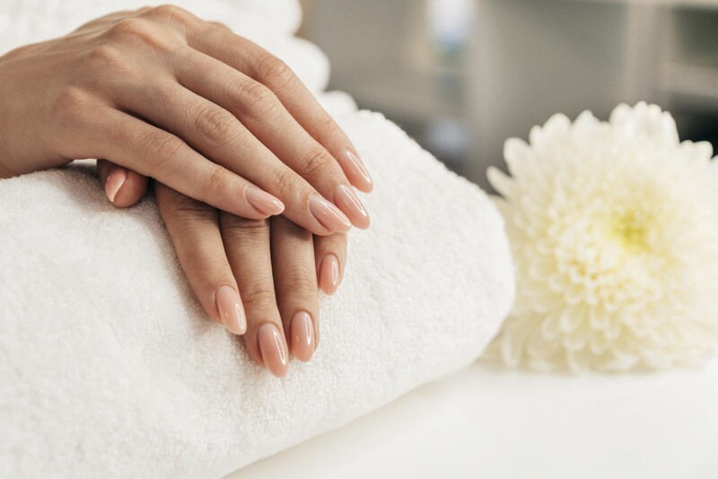 Manicure klasyczny + zabieg na dłonie w Rzeszowie