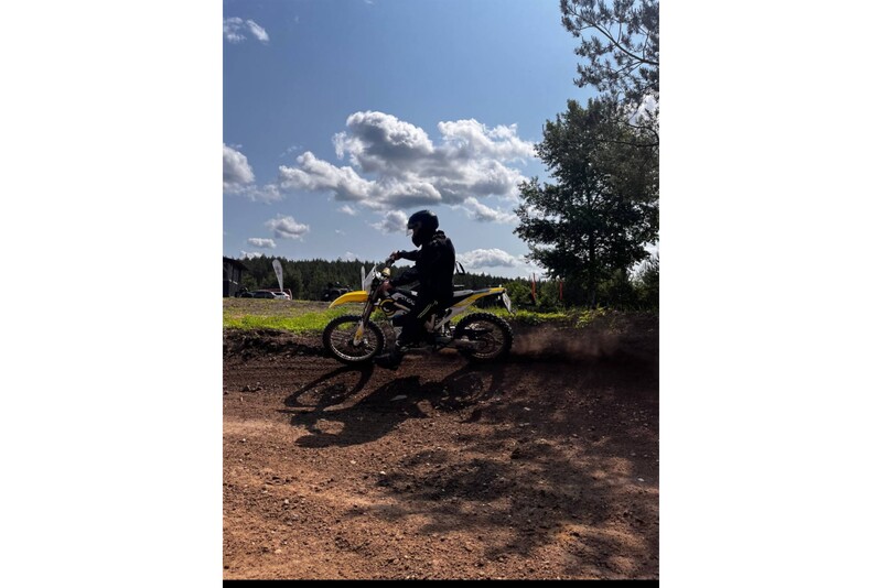 Przejażdżka elektrycznym motocyklem SUR-RON w okolicach Wilna