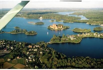 Lot samolotem „Troki + 44 jeziora“ na Litwie