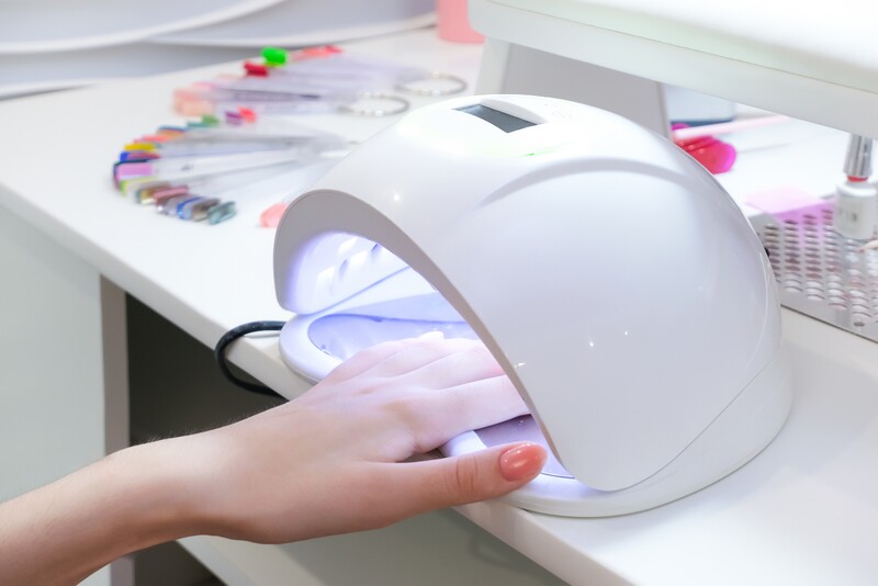 Manicure hybrydowy w Doll Beauty Studio Kraków