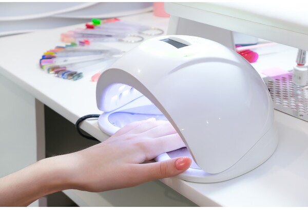 Manicure hybrydowy w Doll Beauty Studio Kraków