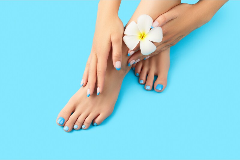 Manicure i pedicure hybrydowy w Doll Beauty Studio Kraków