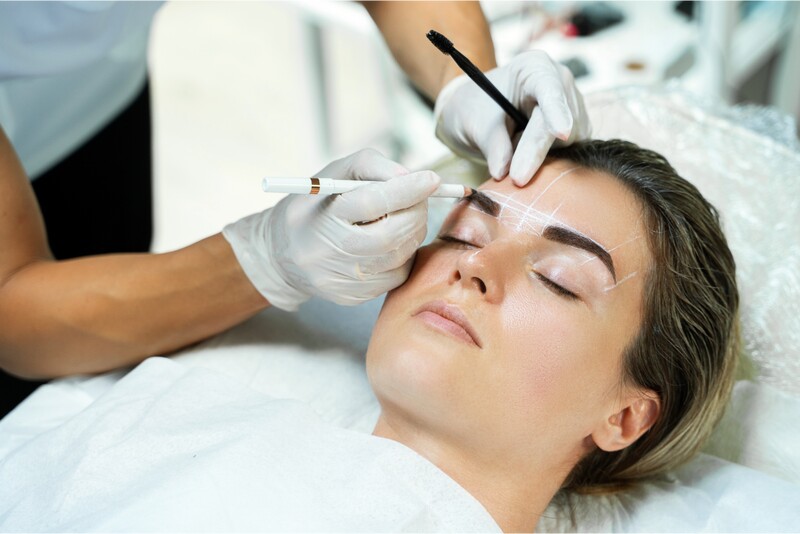 Laminacja brwi + koloryzacja + regulacja w Doll Beauty Studio Kraków
