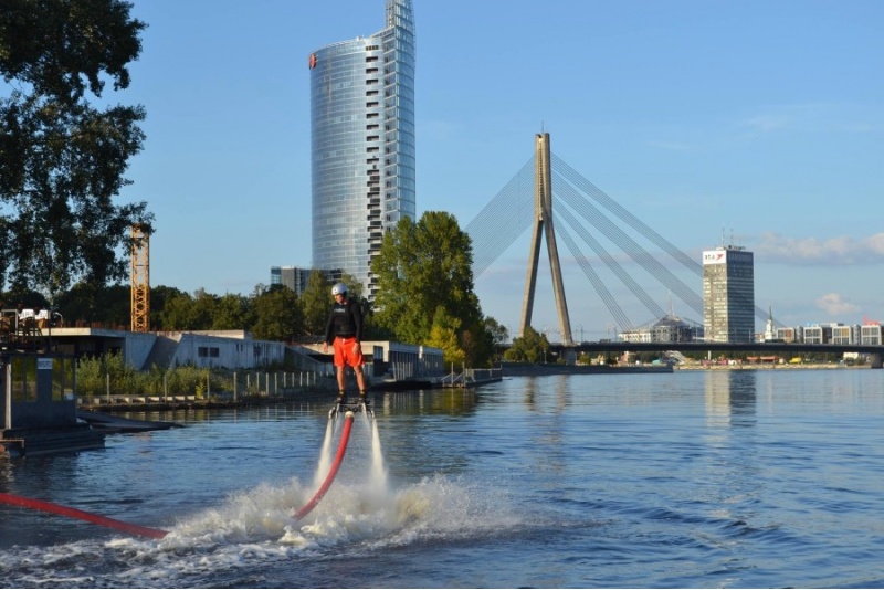 Wypróbuj lot FlyBoard'em