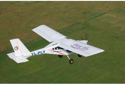 Lidojums ar divvietīgu lidmašīnu AEROPRAKT-22 pieredzējuša pilota pavadībā