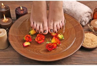 Pedicure spa hybrydowy w Warszawie