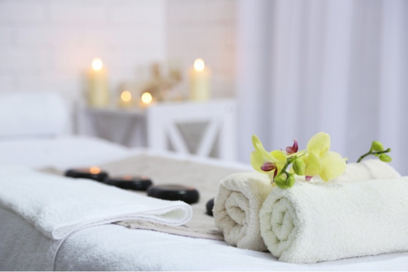Liftingujący masaż twarzy, szyi i karku w Afryka Day SPA w Łomiankach