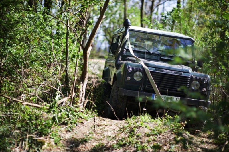 Jazda off road z nawigacją za kierownicą samochodu w Poznaniu