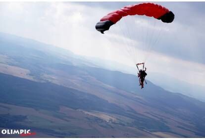 Tani skok ze spadochronem w Ostrowie Wielkopolskim