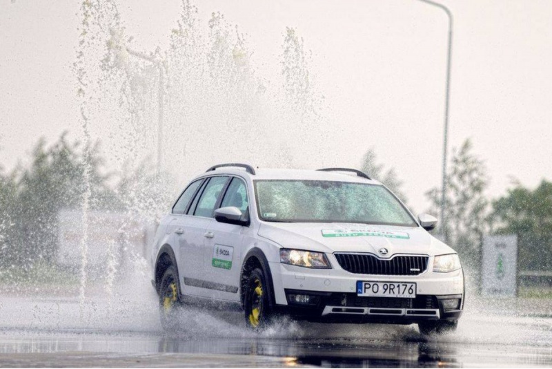 Szkolenie mini 1 safe driving z Auto Szkoła Skoda w Poznaniu