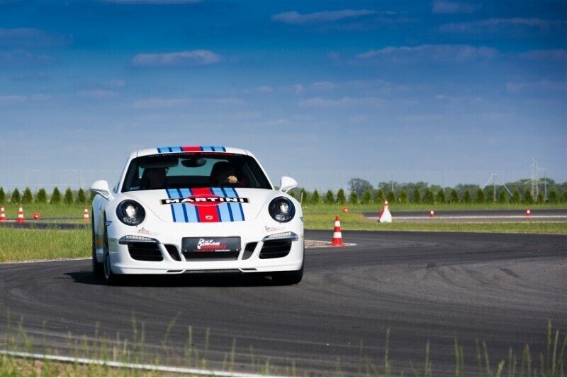 Jazda za kierownicą Porsche 911 Martini w Kielcach albo w Warszawie