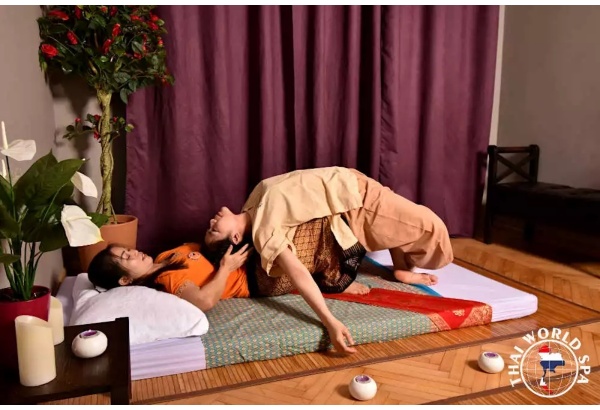 Klasyczny masaż Tajski w salonie Thai World Spa