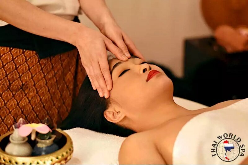 Tajski masaż twarzy i głowy w salonie Thai World Spa