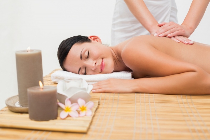 Masaż świecą w salonie Wersal SPA w Szczecinie