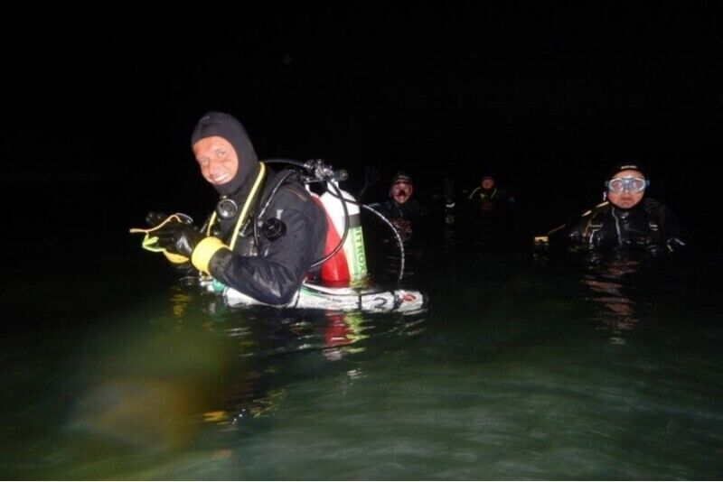 Kurs nurkowania nocnego z First Dive