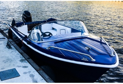 Rejs po Wiśle motorówką Hello Sailor