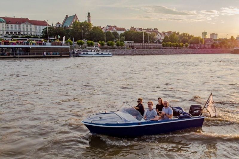 Rejs motorówką po Wiśle z odpoczynkiem na plaży